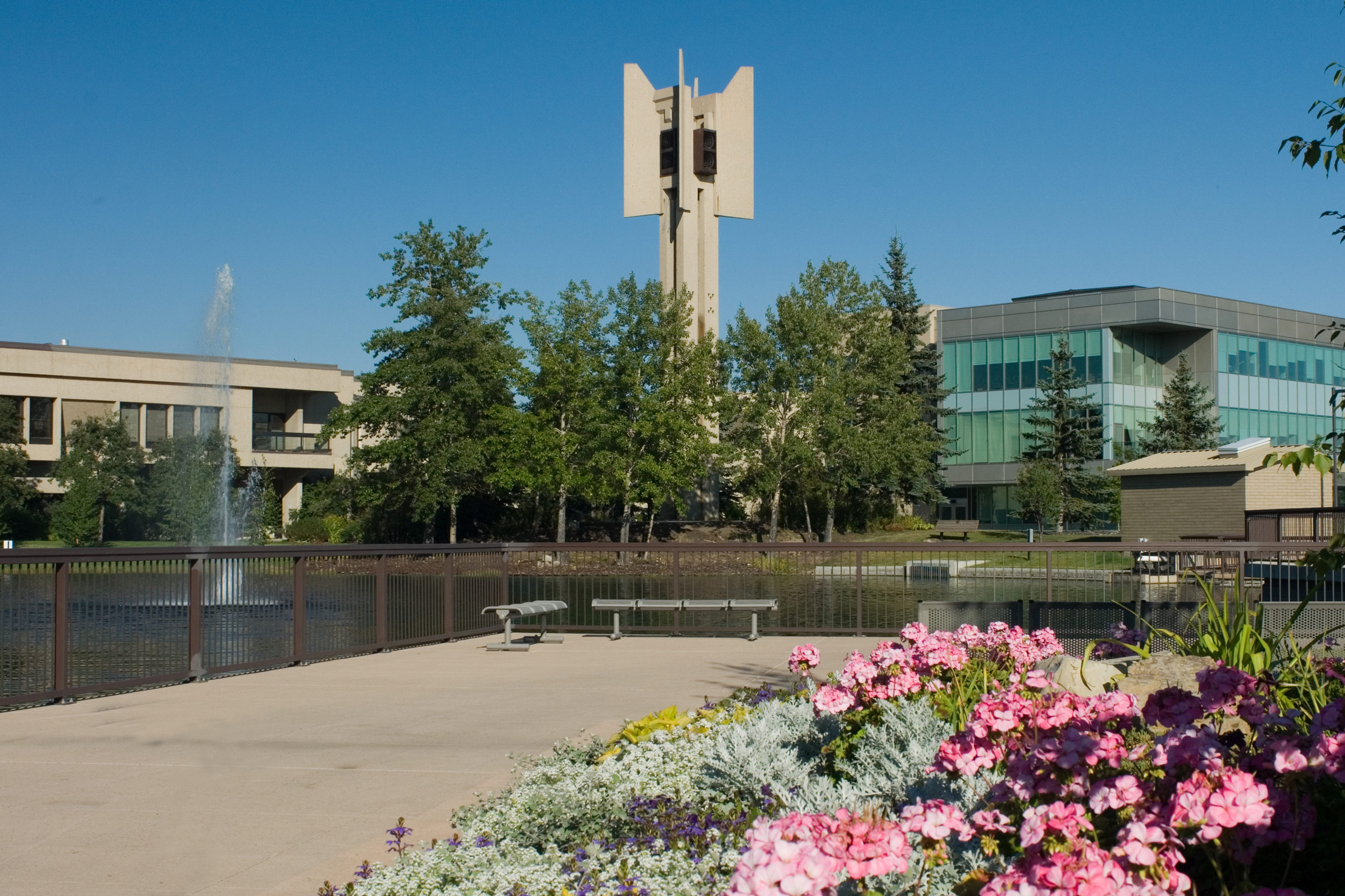 Bourse de MRU aux étudiants étrangers au Canada