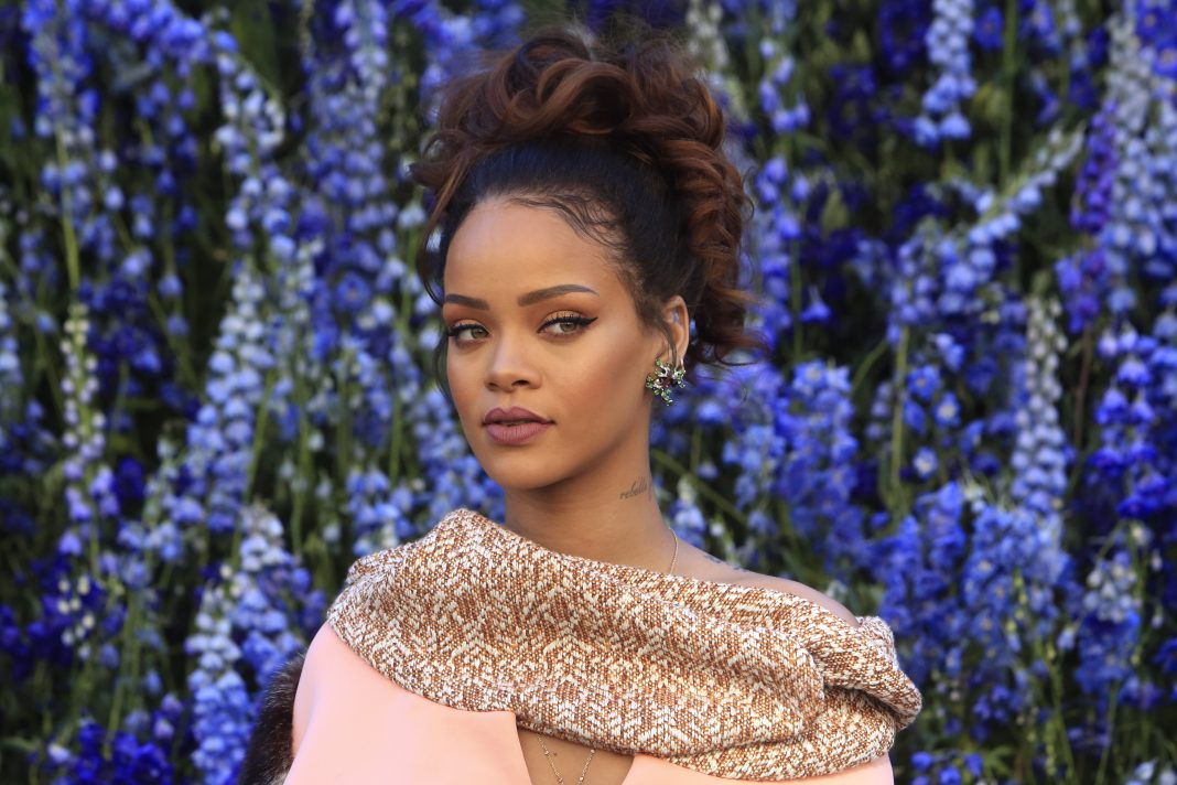 Rihanna lance son programme de bourses