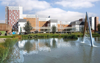 L'UNIVERSITÉ ASTON AU ROYAUME UNI